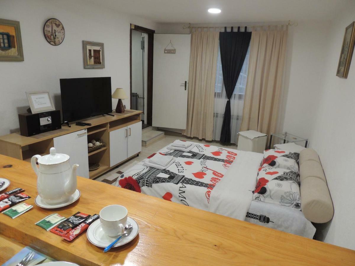 Appartamento Apartman Azra Sarajevo Esterno foto