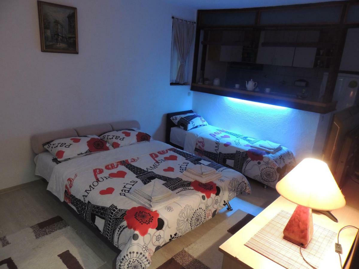 Appartamento Apartman Azra Sarajevo Esterno foto